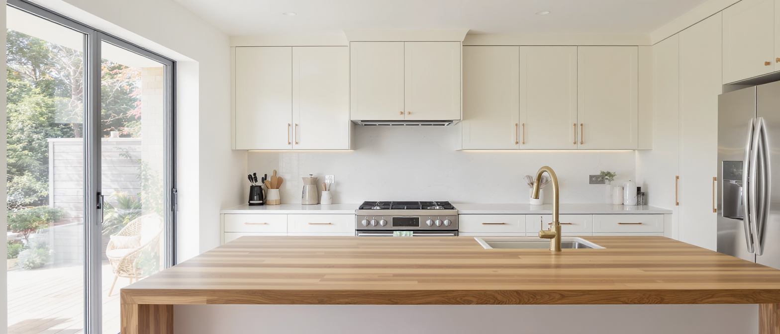 découvrez le ral 9010, un blanc pur ou légèrement cassé, ses usages idéaux et comment l'associer harmonieusement dans vos projets de décoration et design.