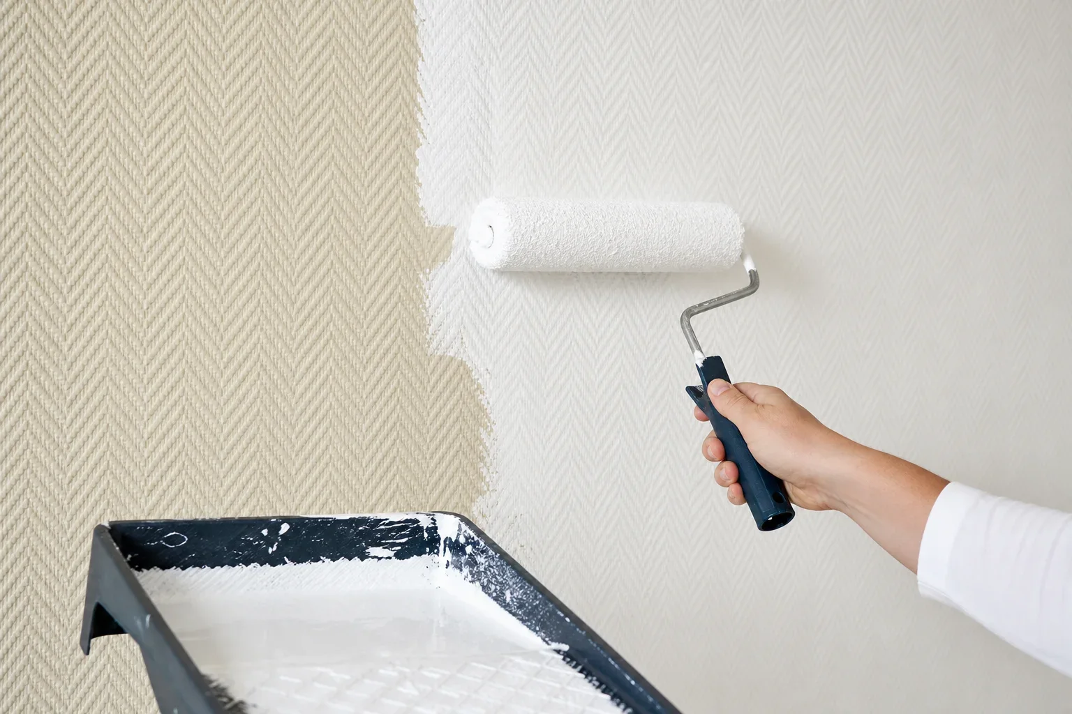 Detail pratique pour Peindre sur du papier peint : le guide complet de rénovation